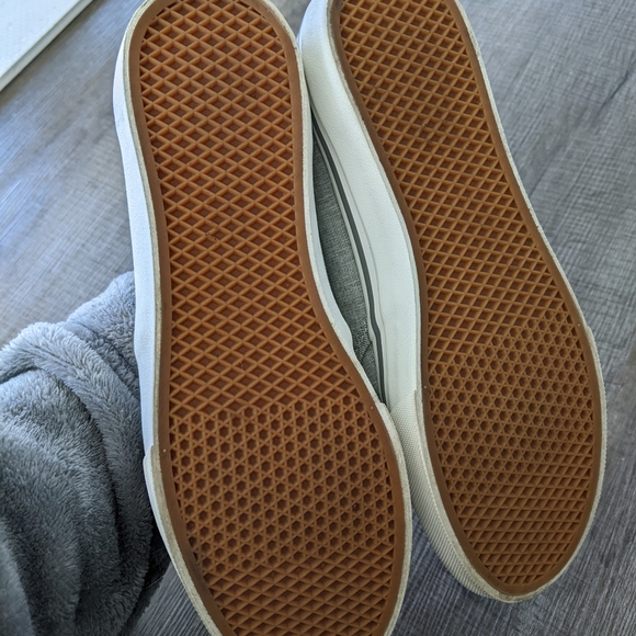 Vans - Picture 4 of 6